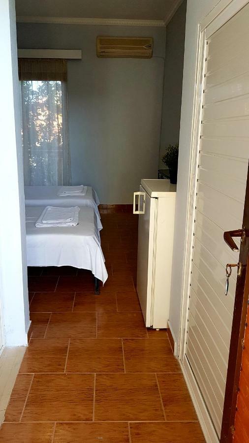 Sea Side Hotell Kakovatos Eksteriør bilde